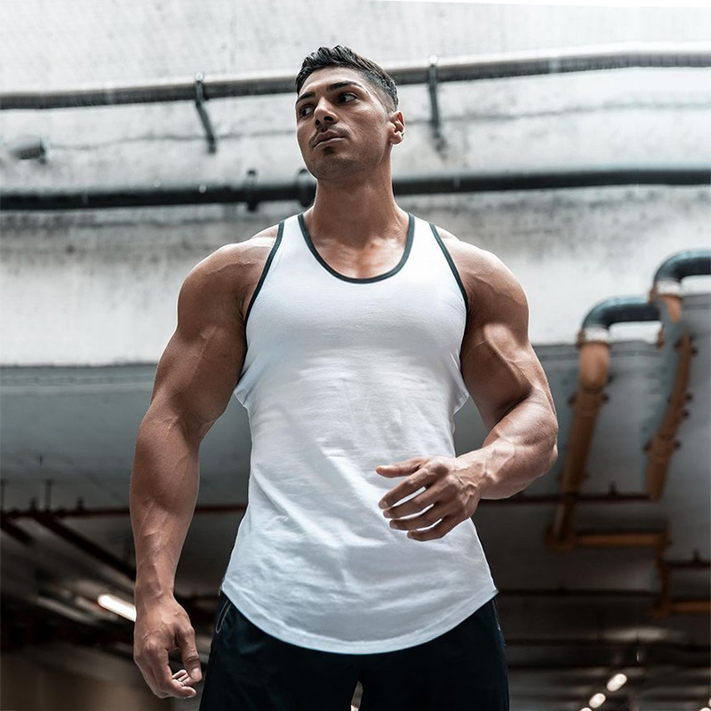 Comercio exterior Tablero ligero hombres de excavación profunda culturismo Chaleco de fitness de verano de los hombres color sólido entrenamiento integral Camiseta deportiva de fondo Algodón