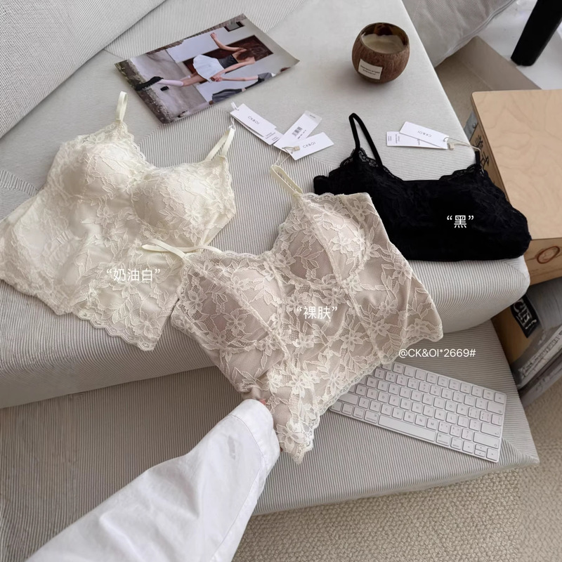 Ck&Oi French-Style White Tea Lace Tank Top, Slim Fit, Pure and Sexy, with Built-In Bra Pads, Fixed Cup, and Beautiful Back Design Ck&Oi French-Style White Tea Lace Tank Top, Slim Fit, Pure and Sexy, with Built-In Bra Pads, Fixed Cup, and Beautiful Back Design