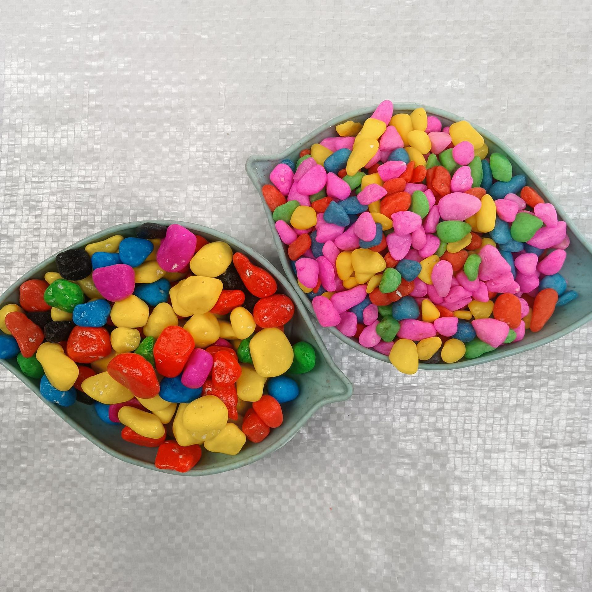 鱼缸装饰用小彩石 盆栽用染色鹅卵石 多肉彩石 水培装饰五彩石