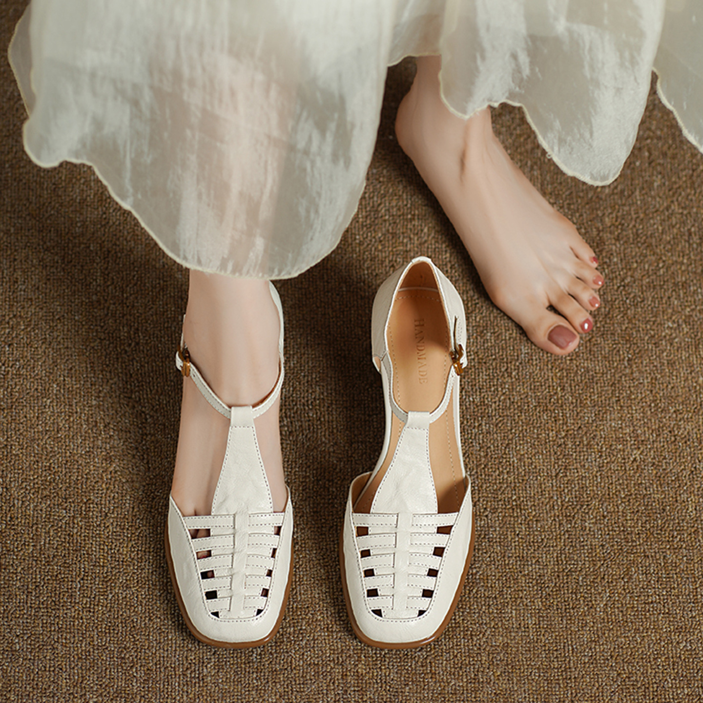 Sandal nữ da bò dệt quai chữ T kiểu La Mã, đế thấp thoáng mát — đen