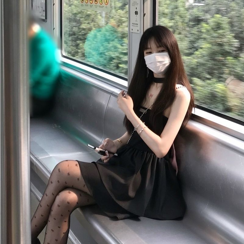 작은 남자 목 매달려 귀여운 원피스 검은 원피스 여성 헵번 순수한 욕망 스파이스 소녀 스타일 원피스 활 솜털