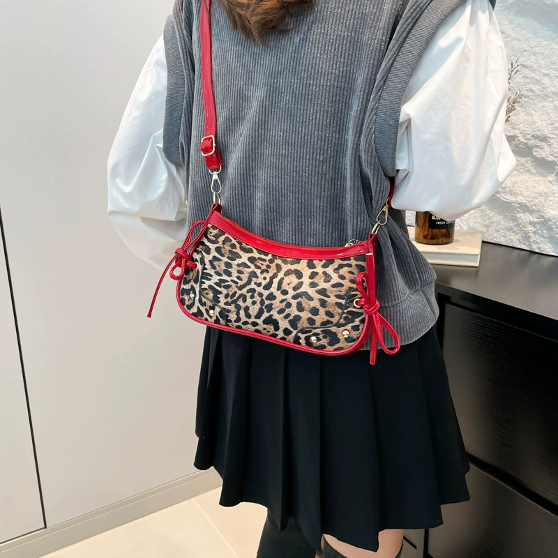 Shoulder bag retro small with bow, leopard-pattern panel, faux-leather trim, 23.5×5×13 cm