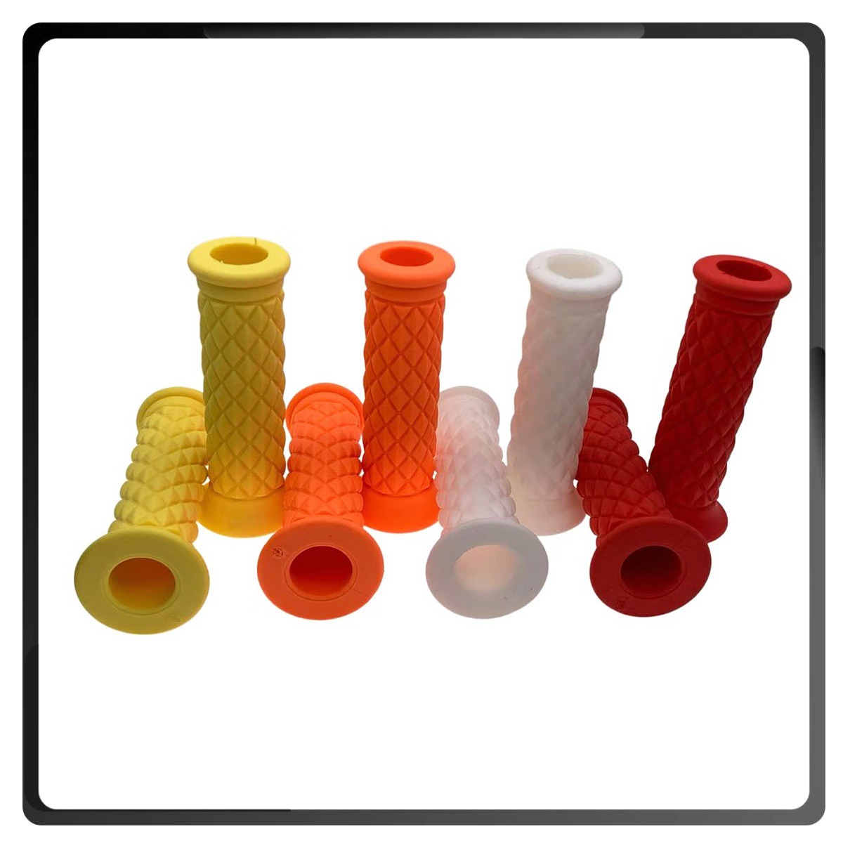 Vintage Universal Handlebar Grip for Off-Road Motorcycles, TPR Soft Rubber, Diamond-Shaped Handlebar Grip, for Scooter and Electric Vehicle Modification