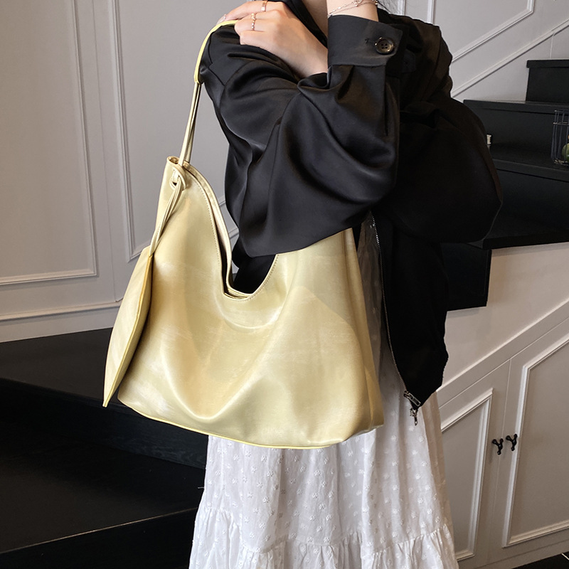 Nuevos productos transfronterizos más vendidos Bolso de cuero suave para axilas para mujer 2025 Modelo súper caliente Bolso de hombro de gran capacidad de viento perezoso