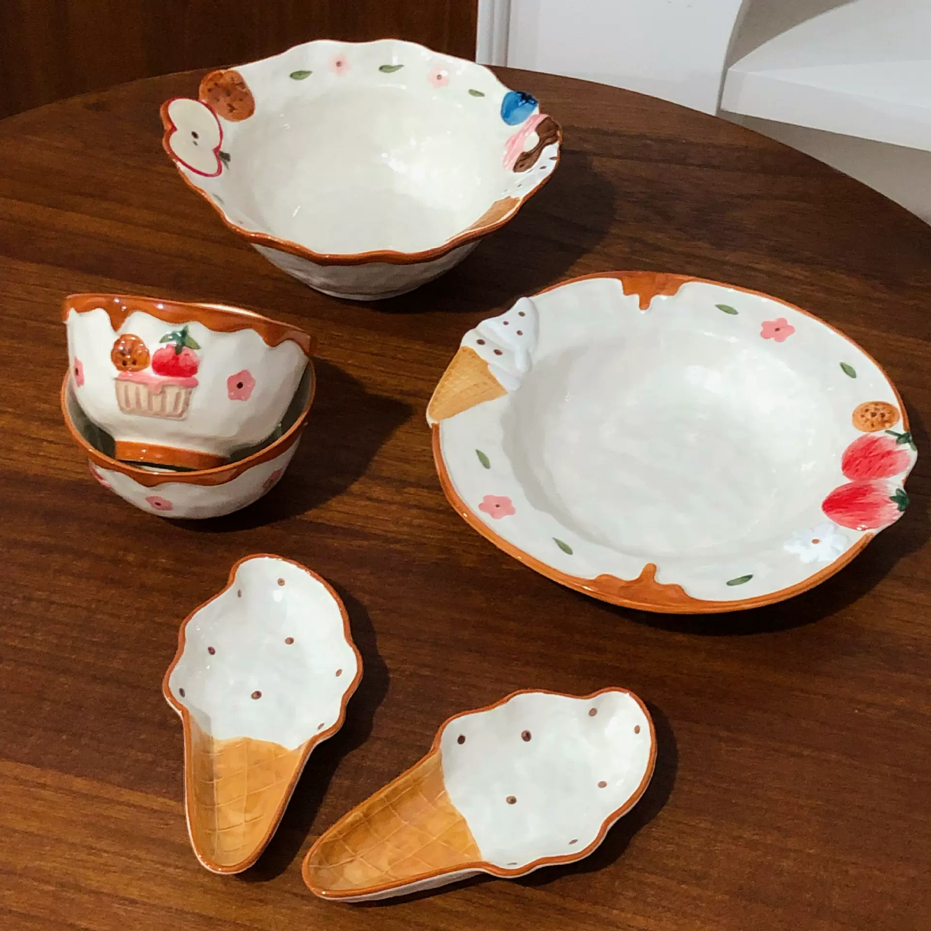 海派草莓冰淇淋餐具家用饭碗汤盘面碗浮雕盘子点心盘意面盘甜心盘