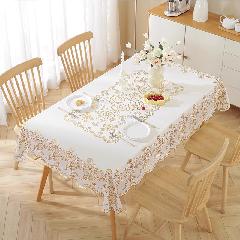 Tapis de table rectangulaire imperméable, résistant à l'huile, infroissable et résistant à la chaleur, en plastique, avec revêtement doré, idéal pour le salon._voghion.com