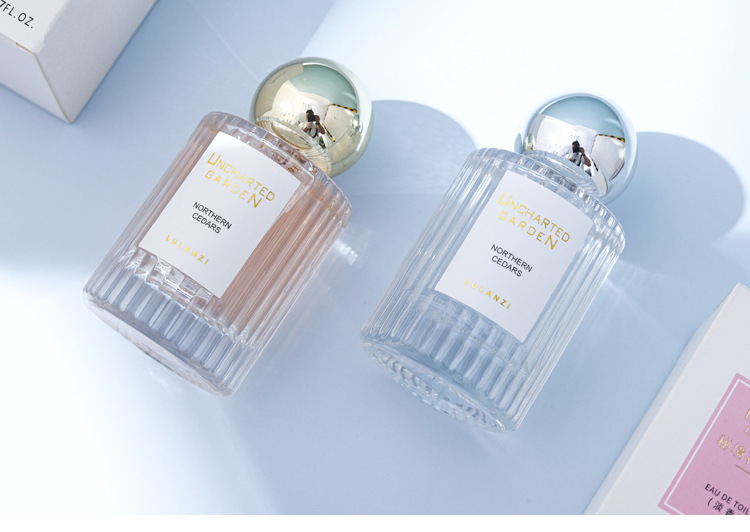 Die Online-Live-Übertragung von Prominenten empfiehlt das Explosive Dew Lanzi Secret Garden Lady-Parfüm, einen anhaltenden Duft, eine frische und kleine Gruppe von Studenten_voghion.com