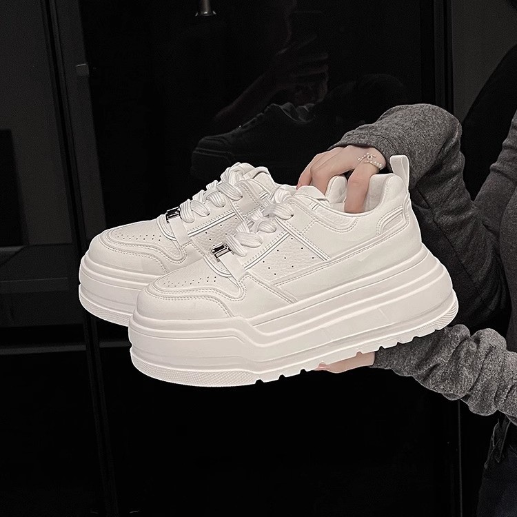 Beber leche de piel de oveja tío 6 cm de altura zapatos blancos de suela de espesor para mujeres 2025 primavera nuevos zapatos casuales de skate