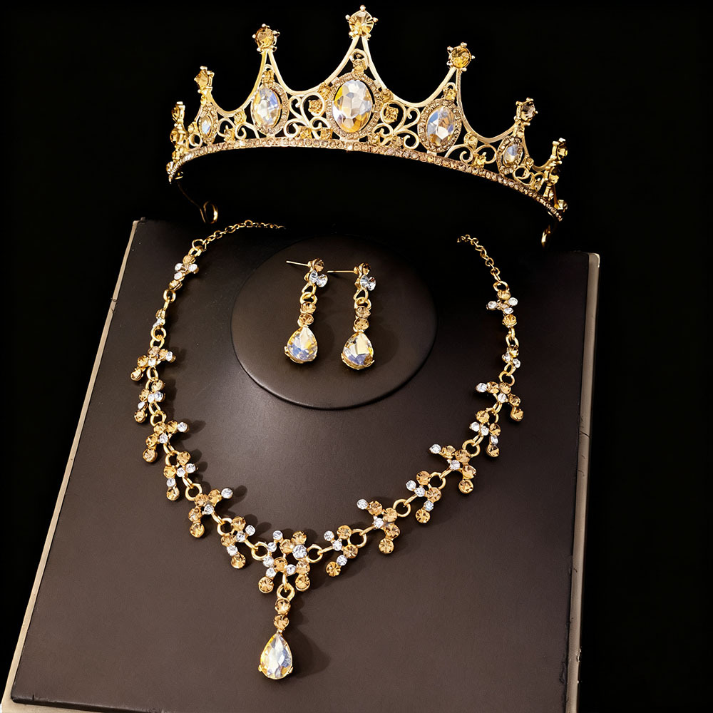Campanés de oro para la novia corona de tres piezas collares de boda aretes de diamante conjunto de accesorios de boda europeos y estadounidenses al por mayor