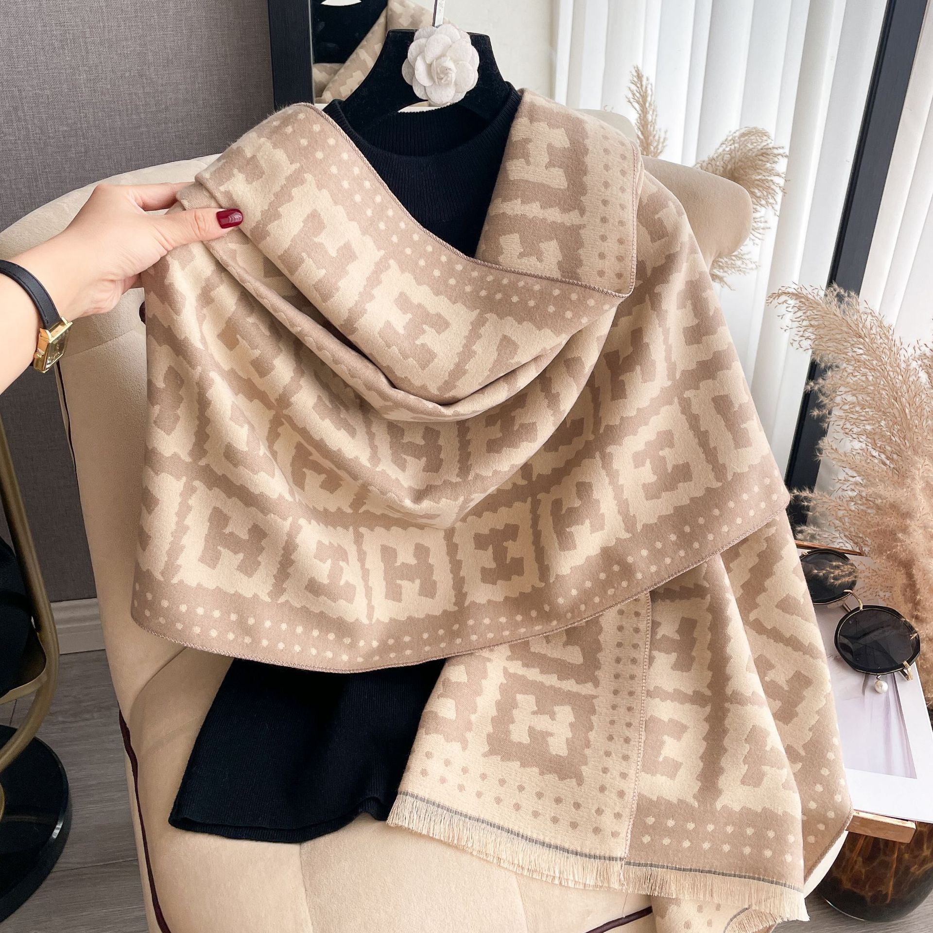 2024 imitación de cachemira otoño invierno cálido gran capa de sopa de estilo europeo y americano color clásico moda simple bufandas de letras para mujeres