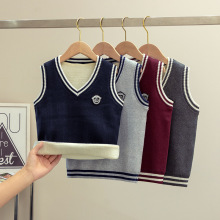 2025秋冬新款韩版男童学院风加绒针织背心儿童V领马甲小学生毛衣