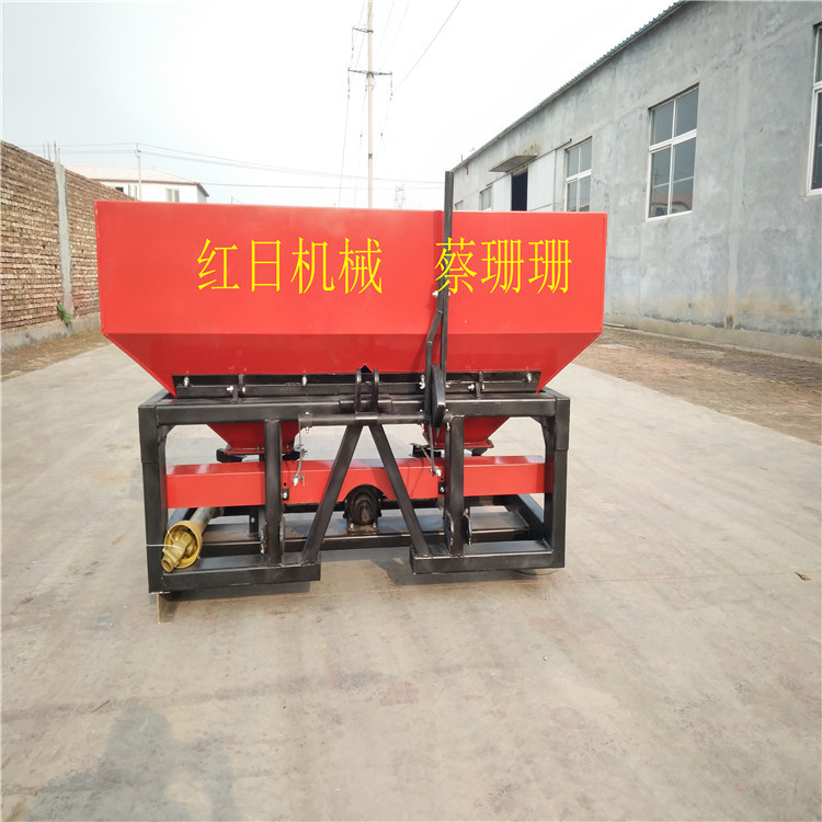 大容量撒肥机　生产厂家供应1000Ｌ　出口撒肥机
