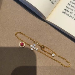 純銀s 925ルビーのクロスブレスレットはおしゃれで気前がいいです。