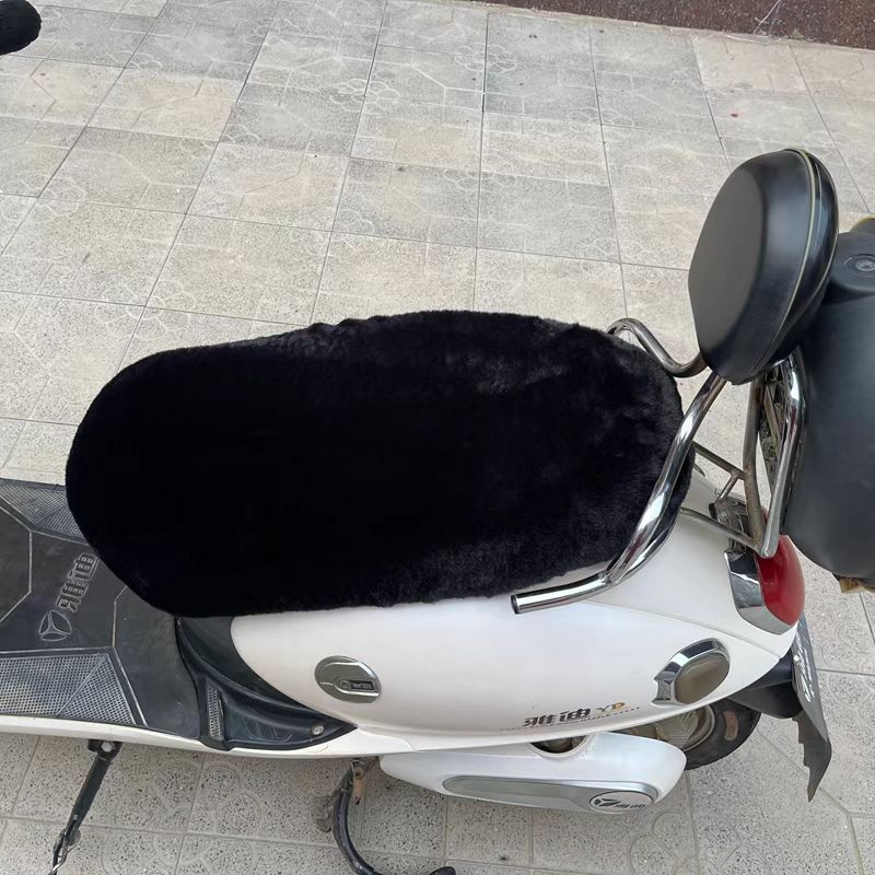 Manufacturer Wholesale Electric Vehicle Warm Seat Cover Plush Winter Thick Universal Electric Motorcycle Seat Cushion Seat Cover Battery Car Seat Cushion