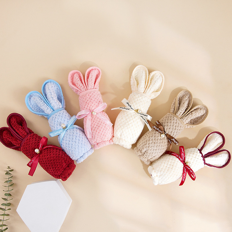 Little Rabbit Towel Souvenir Gift, Wedding Candy, Wedding Supplies, Red Children's Teacher's Day Small Gift Wholesale, Shaped Towel