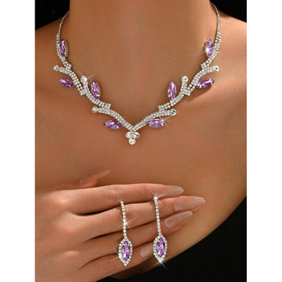 Q 52292 Diamond leaf tassel clavicle chain Diamond leaf tassels clavicle