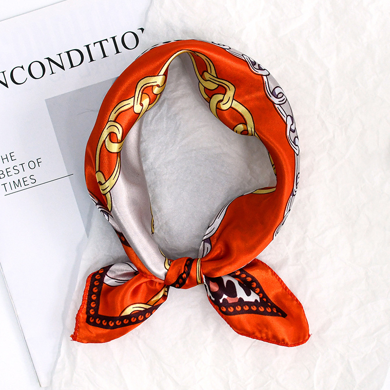 50 Satin Chain Pañuelo cuadrado estampado Color Sense de alta gama Moda de todo fósforo azafata profesional Servicio al cliente Bufanda de decoración Bufanda de seda