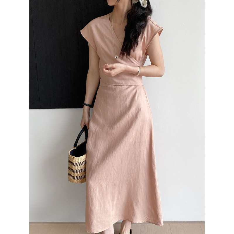 That French-Style Elegant Lace-Up V-Neck Long Dress for Women, Made of Breathable Linen, Suitable for Work, Slimming A-Line Long Dress 5026