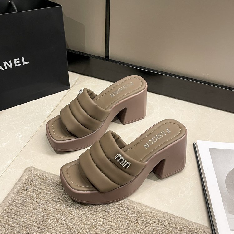 Summer mule heels