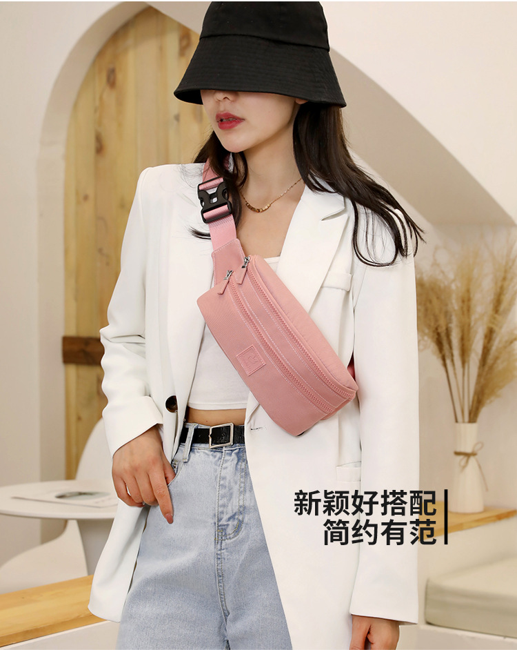 Women's fashionable and trendy waist bag, waterproof nylon crossbody bag, outdoor sports mobile phone waist bag, simple crossbody bag Item Picture