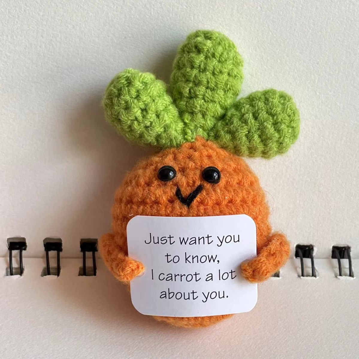 Amazon transfronterizo nuevo lindo energía positiva emocional pepino pepinillo muñeca hecha a mano de punto regalo creativo en stock