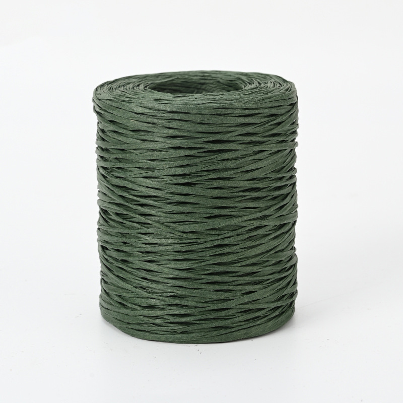 花屋の材料の花の花束を包装して手作りのdiyバラの花を刺します。