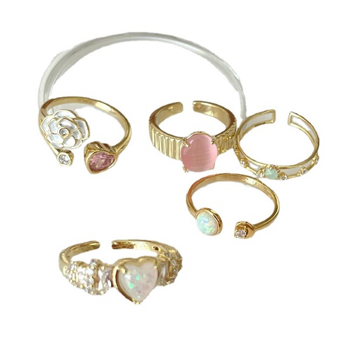 Elegant and Fashionable Women's Ring with a Unique Design, Exuding a Sense of Sophistication - Delicate and Luxurious, Featuring a Pink Diamond and Opal, Trendy Finger Ring