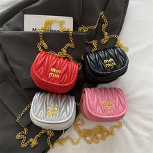 儿童包包欧美潮流绣花褶皱迷你马鞍包女孩时尚洋气零钱口红公主包