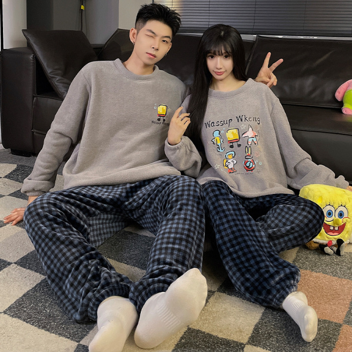 Pareja pijamas Otoño e Invierno arroz polar cuello redondo dulce de dibujos animados forrado de lana gruesa de coral cálido se puede usar fuera traje