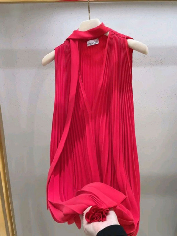 11135#2022 summer new unique V-neck elegant pleated sleeveless vest dress summer 11135#2022 summer new unique V-neck elegant pleated sleeveless vest dress summer