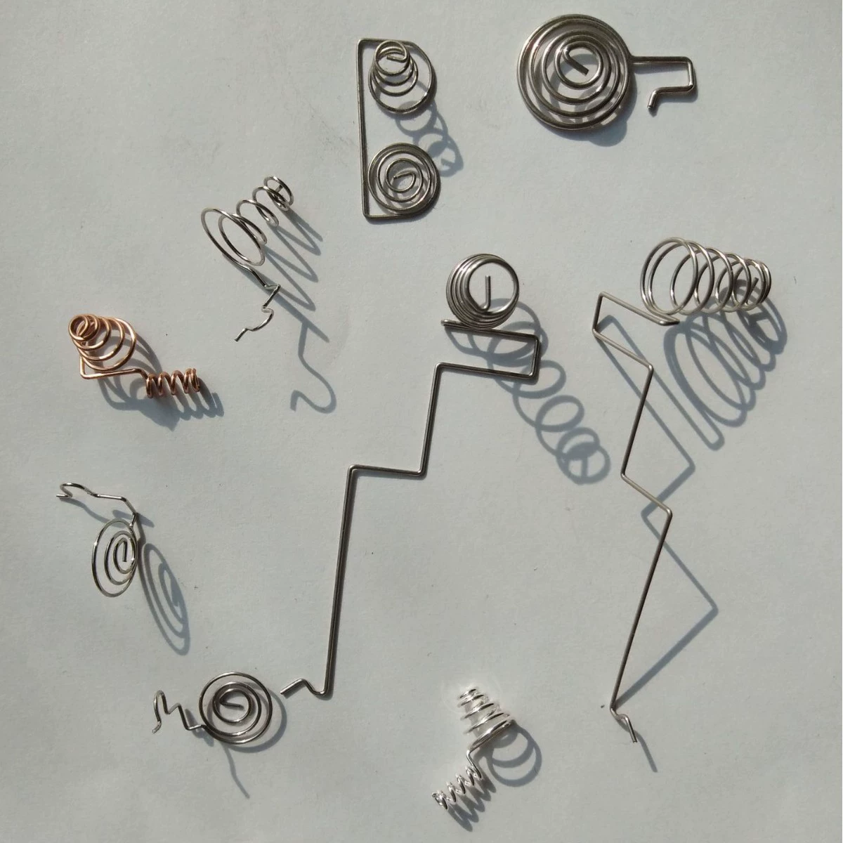 Новый производитель производит и процесс, высокопрочный, устойчивый к высоким температурам, устойчивый к коррозии и усталости, грелка для лба из фосфорной бронзы из нержавеющей стали.