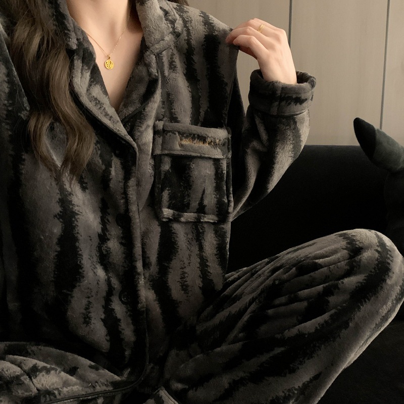 [autumn and winter style-flannel] dark gray stripes (thick and velvet)