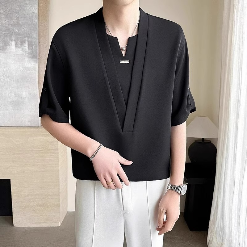 High-End Accessible Luxury Style Fake Two-Piece Short-Sleeved T-Shirt for Men in Summer Design Double-Layer V Neck Handsome Quarter-Sleeved Top