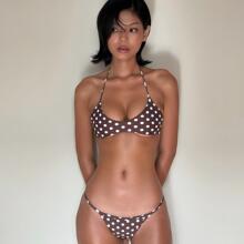 �͹Ų��c���~߅ �Ȼ���Ů���wӾ���Ը�¶���첱�� ���LŮʿ��Ӿ�b