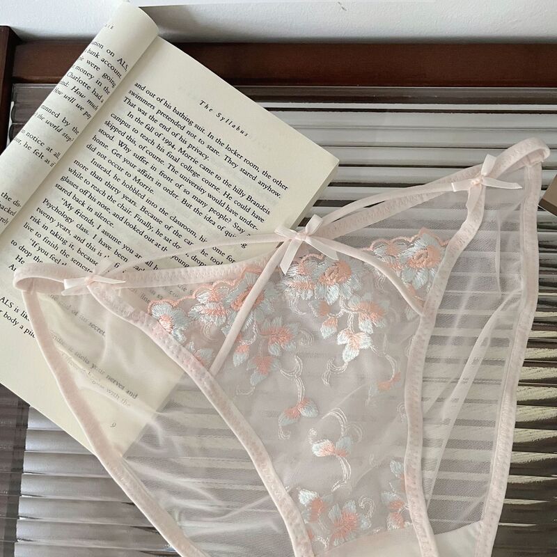 French-Style Mature and Elegant Cross-Tie Girl Panties for Autumn and Winter, Sexy Embroidered Print, Slim Low-Rise Briefs