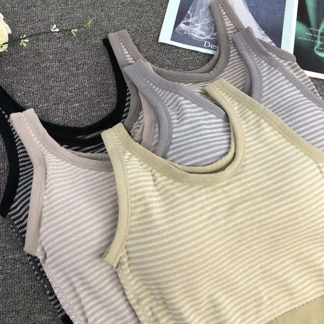 Nuevo chaleco sin costuras de alta elasticidad de alta calidad de dama sin anillo de acero bra de yoga ropa interior deportiva mujer al por mayor