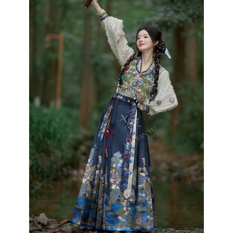 十三余小豆蔻儿[蛇沼鬼城-盗墓笔记联名] 马面裙套装新款汉服女夏|undefined