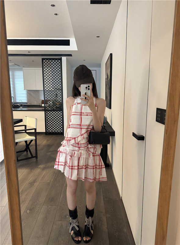 法式连衣裙夏天韩系设计感不规则红色格纹荷叶边无袖显瘦背心裙女|undefined
