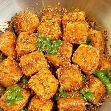 爆汁四川即食香辣豆干麻辣油炸豆腐干零食网红休闲解馋小吃批发