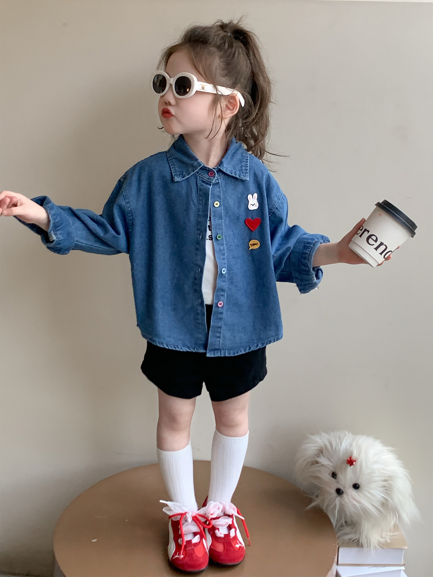 Camisas de vaqueros de niñas primavera y otoño 2025 nuevas camisas de manga larga de estilo extranjero para niñas camisas de otoño para niños