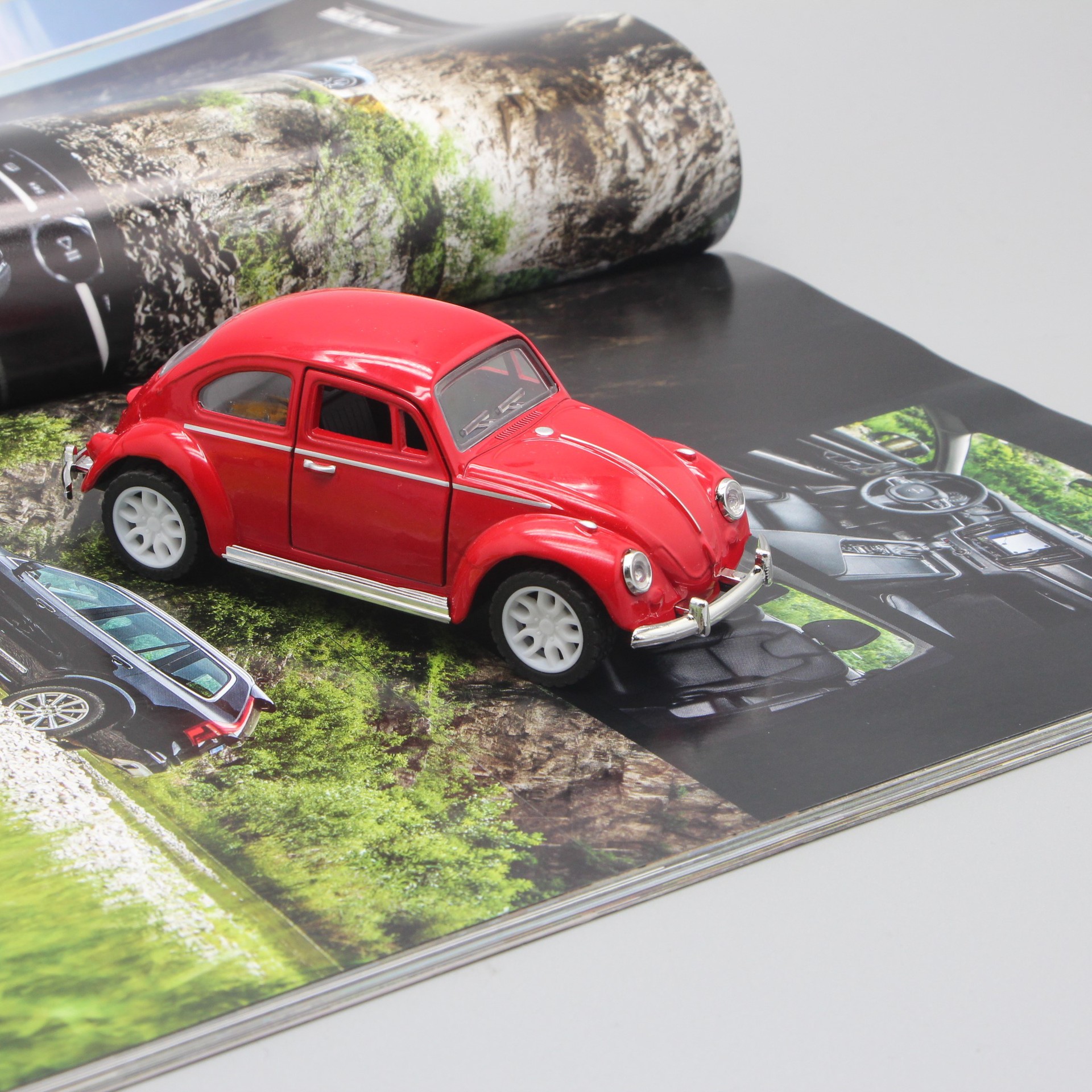 (Caja) transfronterizo clásico Escarabajo clásico coche aleación material tire de la puerta coche de juguete de los niños de la puerta