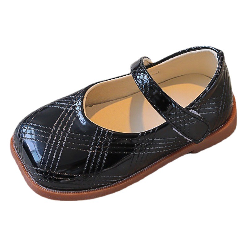 Zapatos de cuero para niñas para primavera y otoño, zapatos negros para actuaciones en el jardín de infantes, zapatos infantiles de suela blanda estilo británico, zapatos de punta cuadrada para niños pequeños.