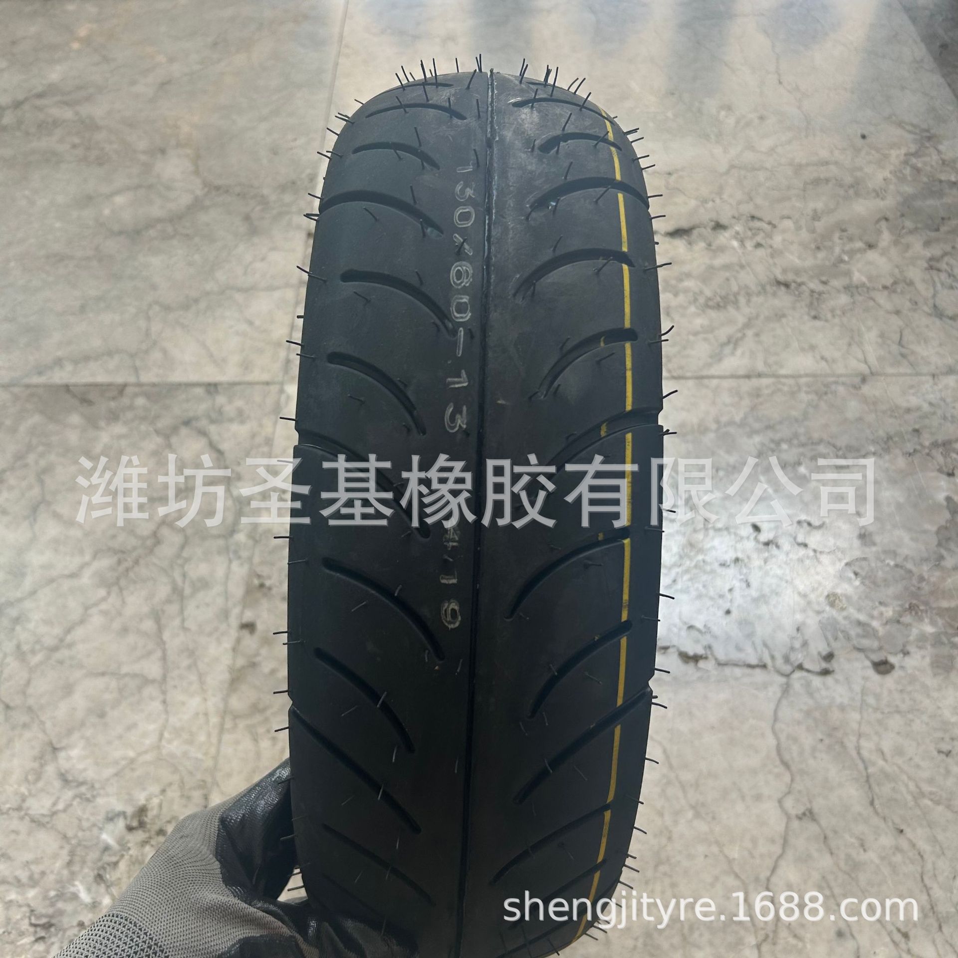 工厂批发销售摩托车轮胎真空胎防滑加厚耐磨130/60-13