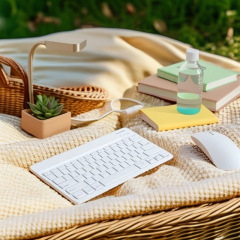 ワイヤレスBluetoothキーボードとマウスのセット 携帯電話、タブレット、ノートパソコン対応 人気のBluetoothキーボードとマウス