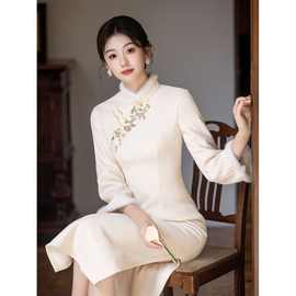 冬季旗袍冬装加厚加绒冬天新中式国风女装连衣裙日常刺绣复古白色