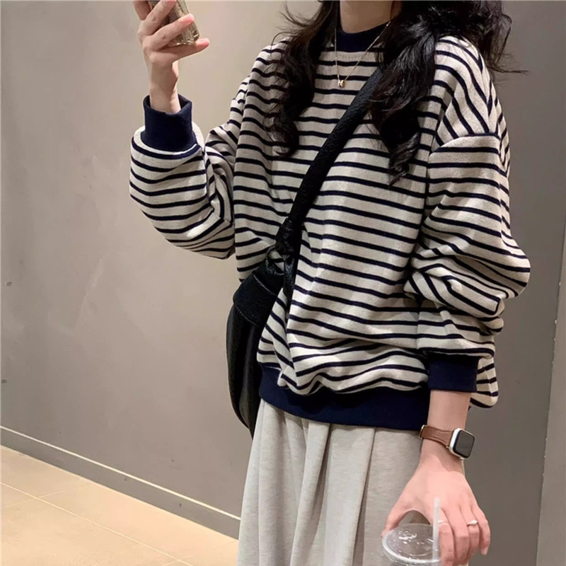 Knitted Stripesd Inner Layering Shirt for Women Early Autum 2025 New Style Super Nice Long-Sleeved T-Shirt Sweatshirt Chic Wear