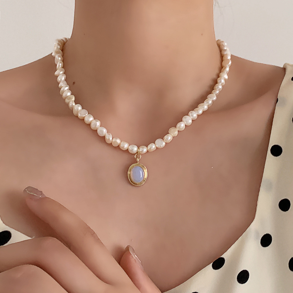 Fashion Oval Alloy Moonstone Pearl Necklace 1 Piece display picture 5