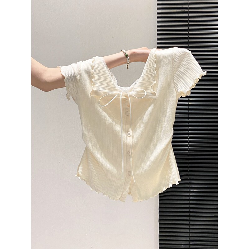 Casual and Slimming! Pure Desire Style Lace Patchwork Fake Two-Piece Short-Sleeve T-Shirt with Ruched Waist for a Slimming Effect, Versatile Top Casual and Slimming! Pure Desire Style Lace Patchwork Fake Two-Piece Short-Sleeve T-Shirt with Ruched Waist for a Slimming Effect, Versatile Top