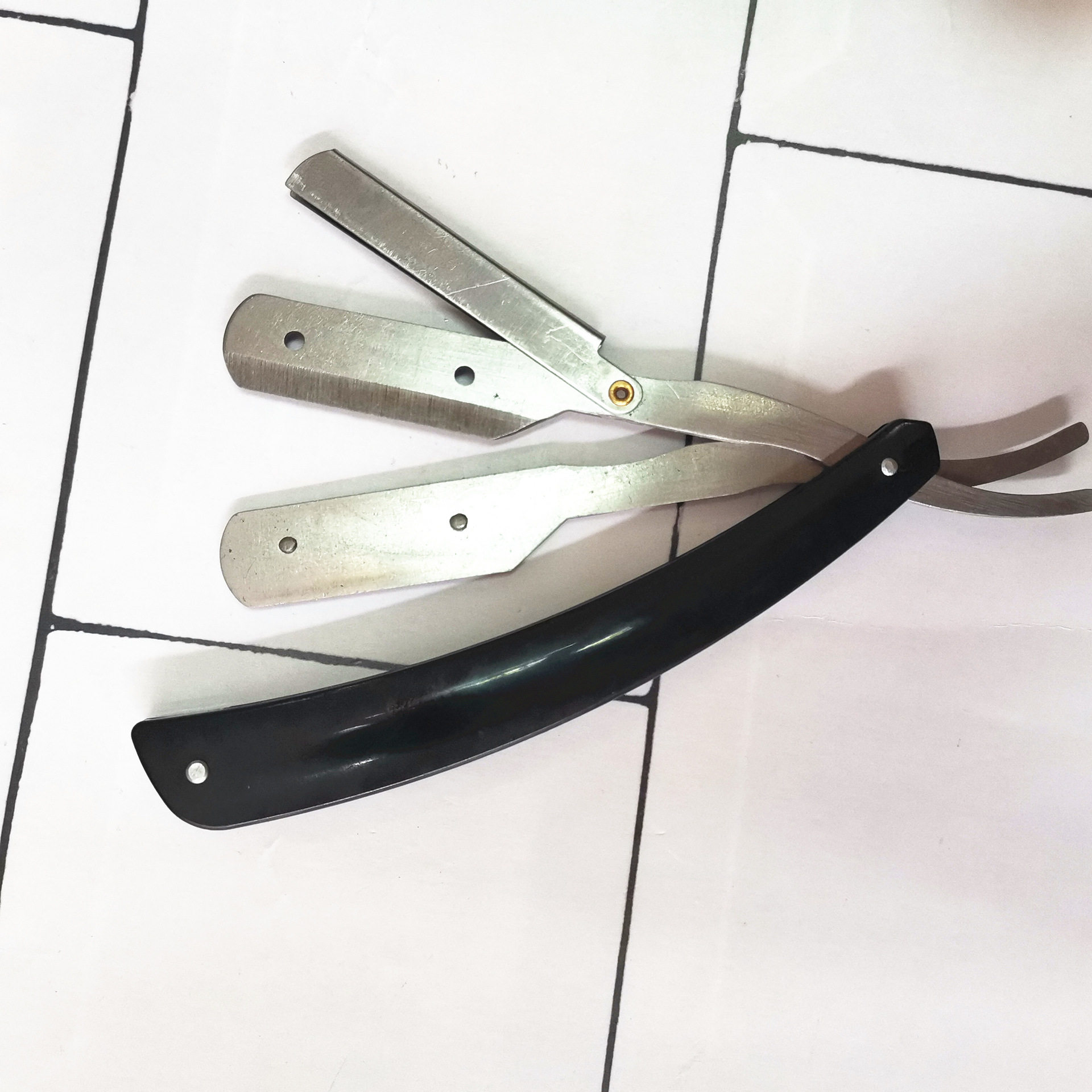 뷰티 살롱 눈썹 면도 74 양면 블레이드 홀더 도매를위한 검은 구식 접이식 74 블레이드 홀더