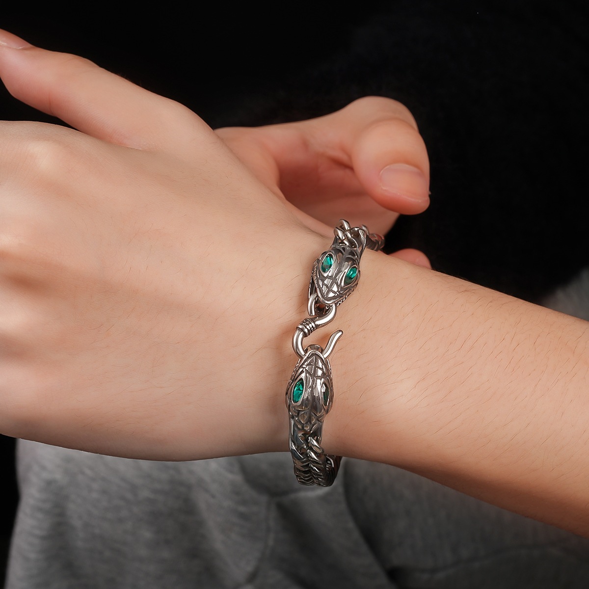 Green-eyed Snake Bracelet For Men In Titanium Luxury Style_voghion.com